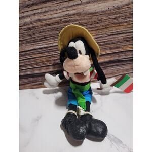 Disney Goofy plush Italy outfit with flag Epcot around the world showcase